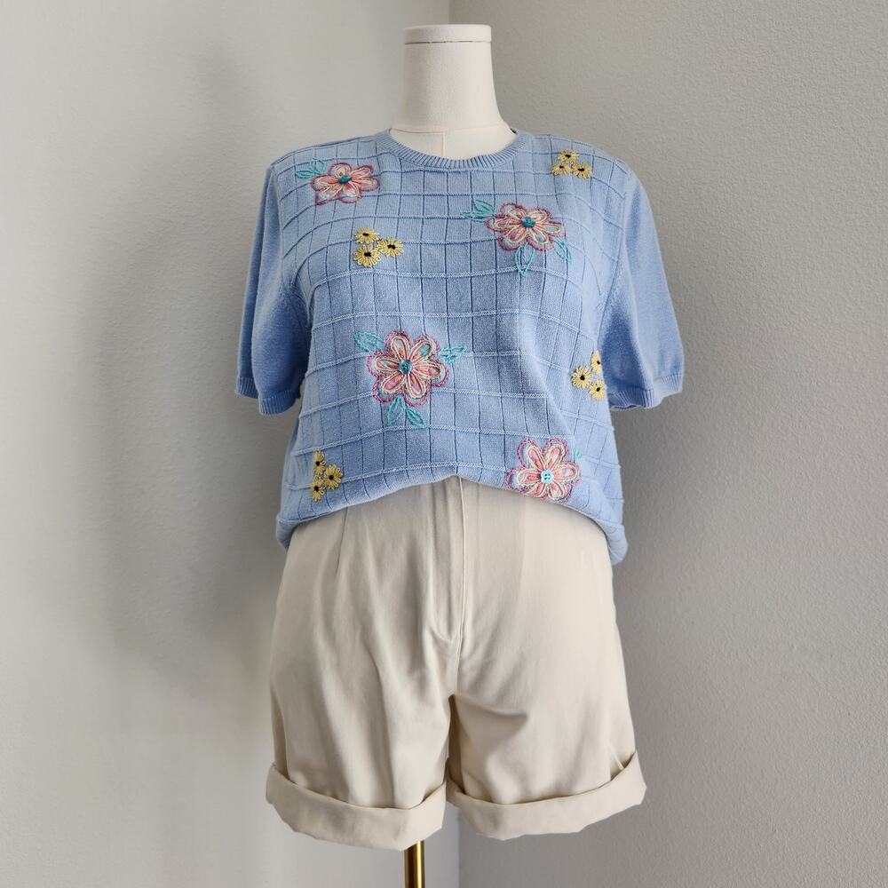 Vintage Y2K Blue Floral Embroidered Short Sleeve Knit Top Alfred Dunner L Spring